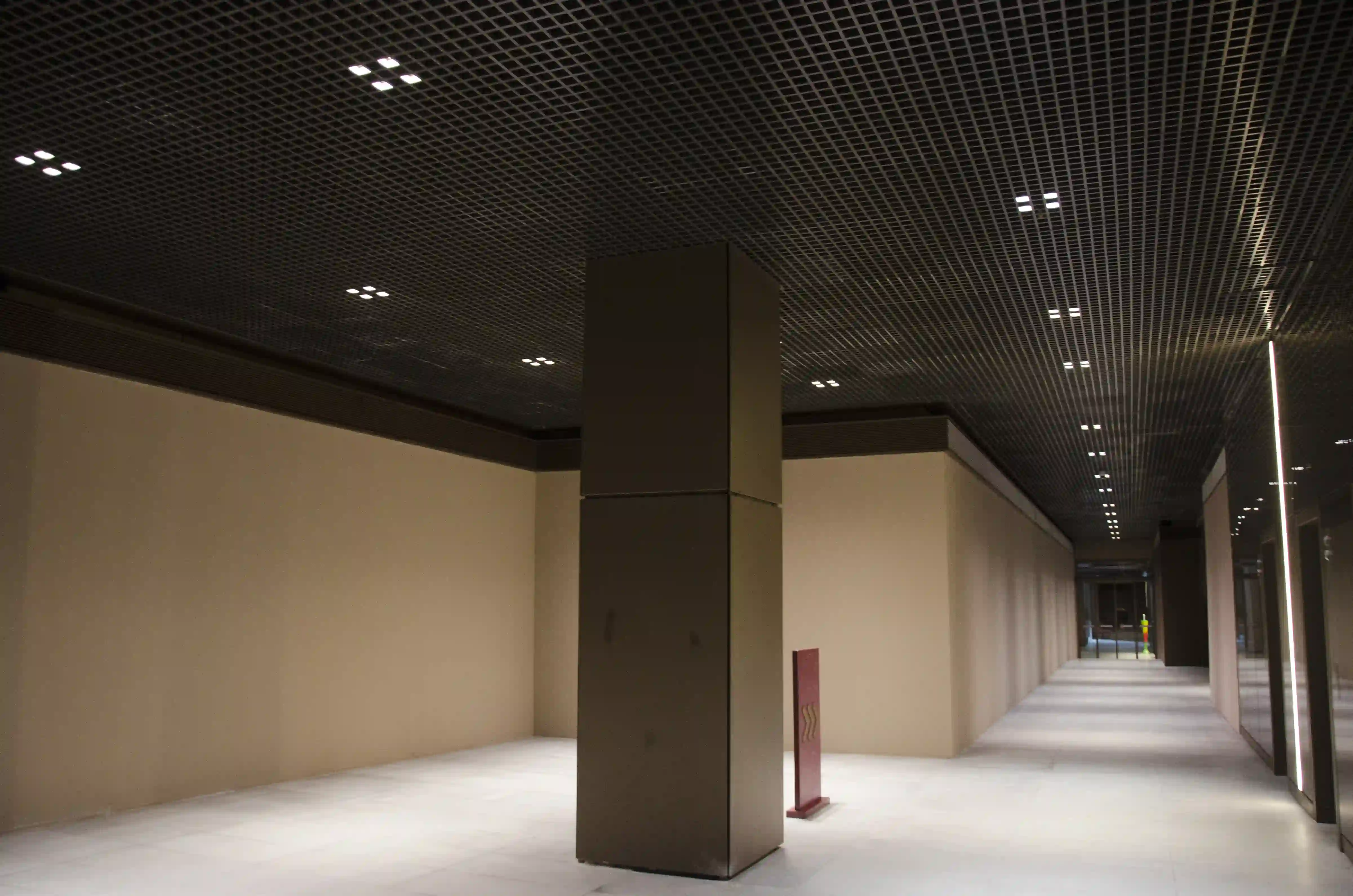 T10-kendinden-tasiyicili-petek-asma-tavan